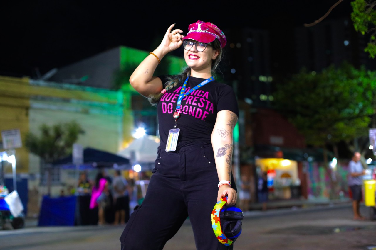 Bruna Barbosa posa para a foto